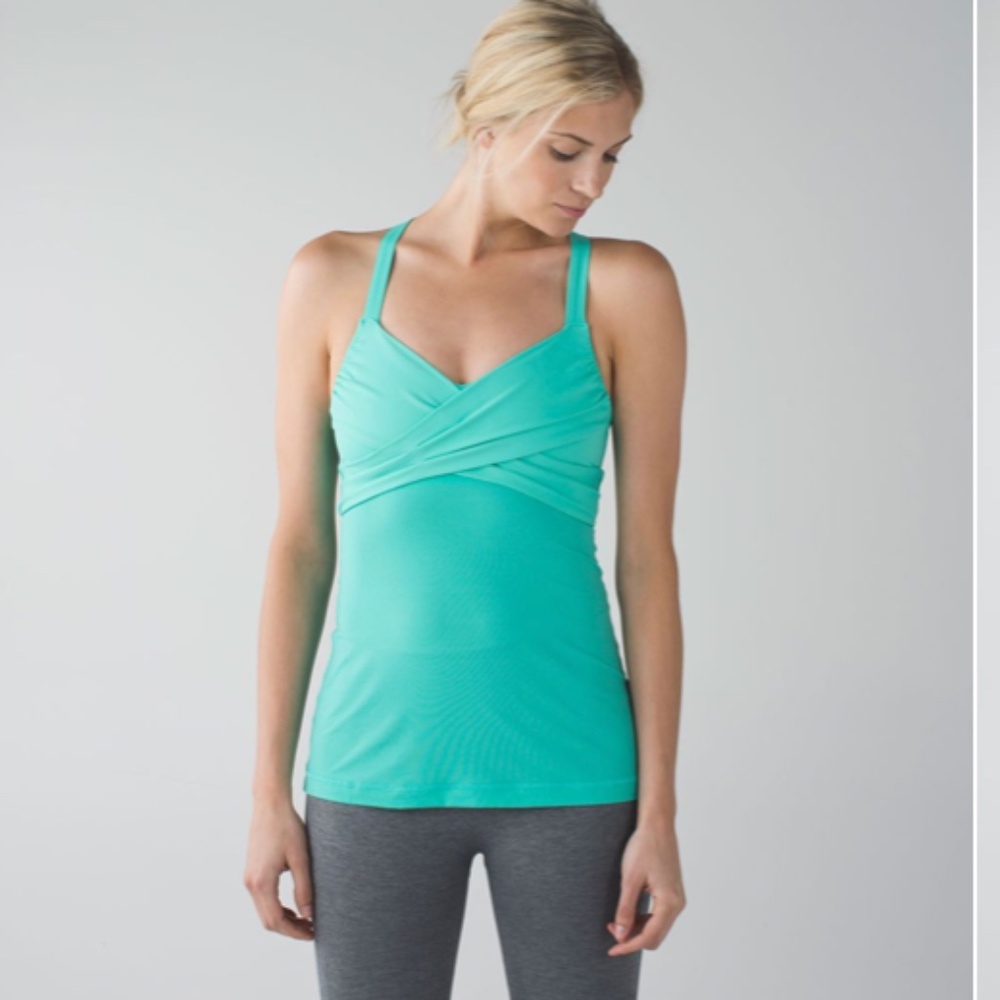 Lululemon Wrap It Up Tank with bra